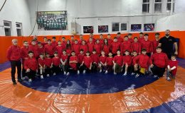 Altınovalı güreşçiler durmadan çalışıyor