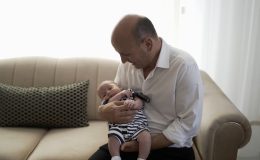 “Bebeklerimizi sevgiyle kucaklıyoruz”