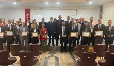 Yalova’da Kan Bağışı Kampanyası Katkı Sağlayan Okullara Plaket ve Teşekkür Belgesi Takdim Edildi