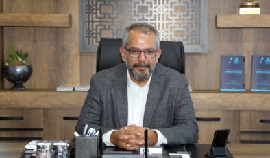 Özdemir: Cumhuriyet Gelecek Nesillere Namus Borcumuzdur