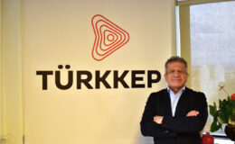 ŞİRKETLERİN ’I ÜÇÜNCÜ NESİLDEN SONRASINI GÖREMİYOR: ÇÖZÜM VERİ VE GÜVENİLİR YAPAY ZEKÂDA MI?