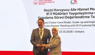 YALOVA, GEÇİCİ KORUYUCU AİLE MODELİ’NDE İLK YERLEŞTİRMEYİ GERÇEKLEŞTİREN İL OLARAK ÖDÜLLENDİRİLDİ